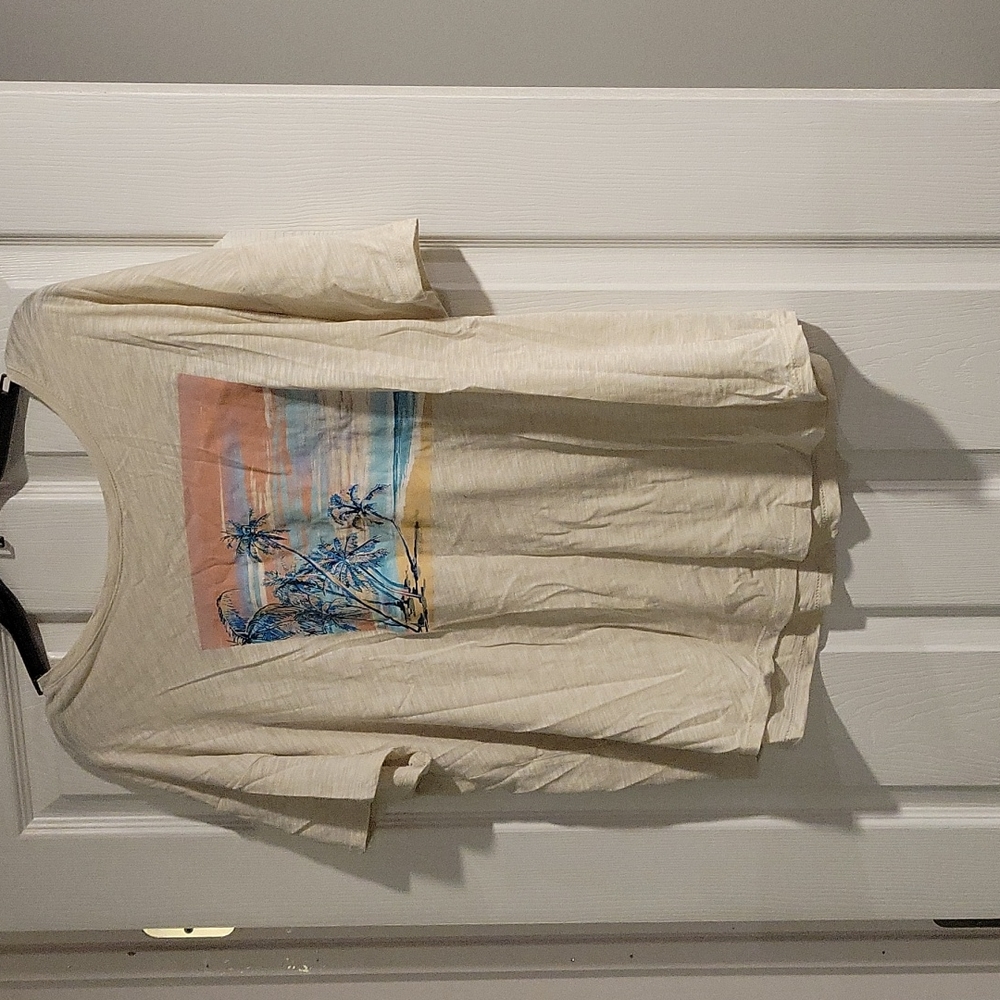 Old navy tshirt